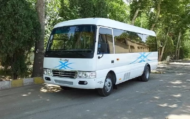 مینی بوس ایسوزو سفید برای سرویس اختصاصی و امن بانوان